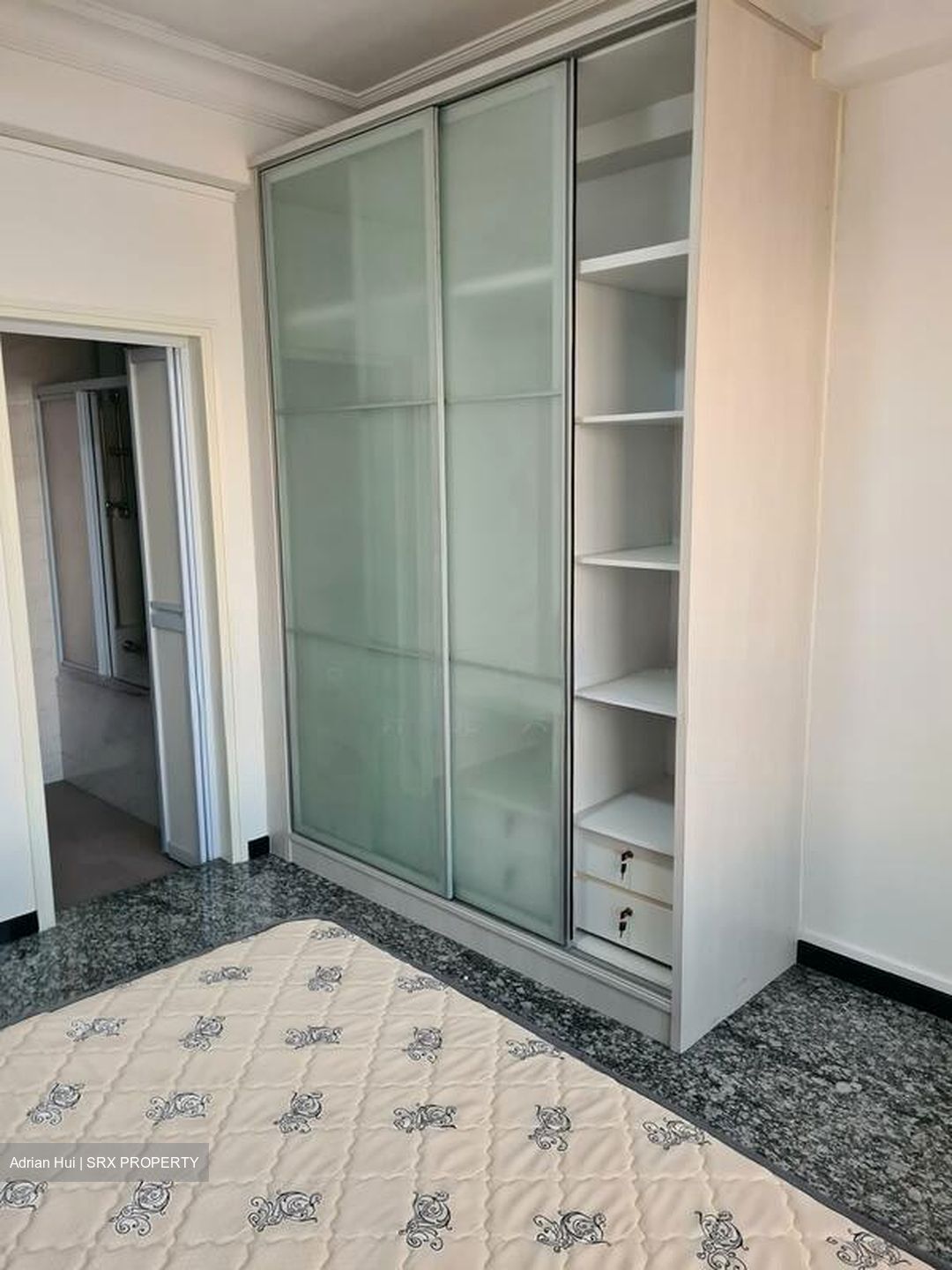 International Plaza (D2), Apartment #502403401